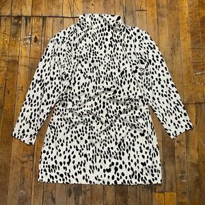 H&M Top Women's‎ L White Black White Animal Print Long Sleeve Mock Neck Zip Back